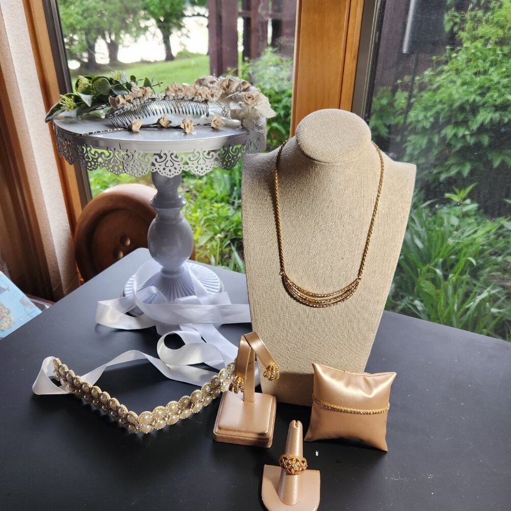 BLING Bundle of wedding beauty - jewelry, hair accessories, belt, cake stand